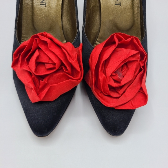 Yves Saint Laurent Vintage Black Matte Satin Red Rose Rosette Heels Pumps - Picture 5 of 15